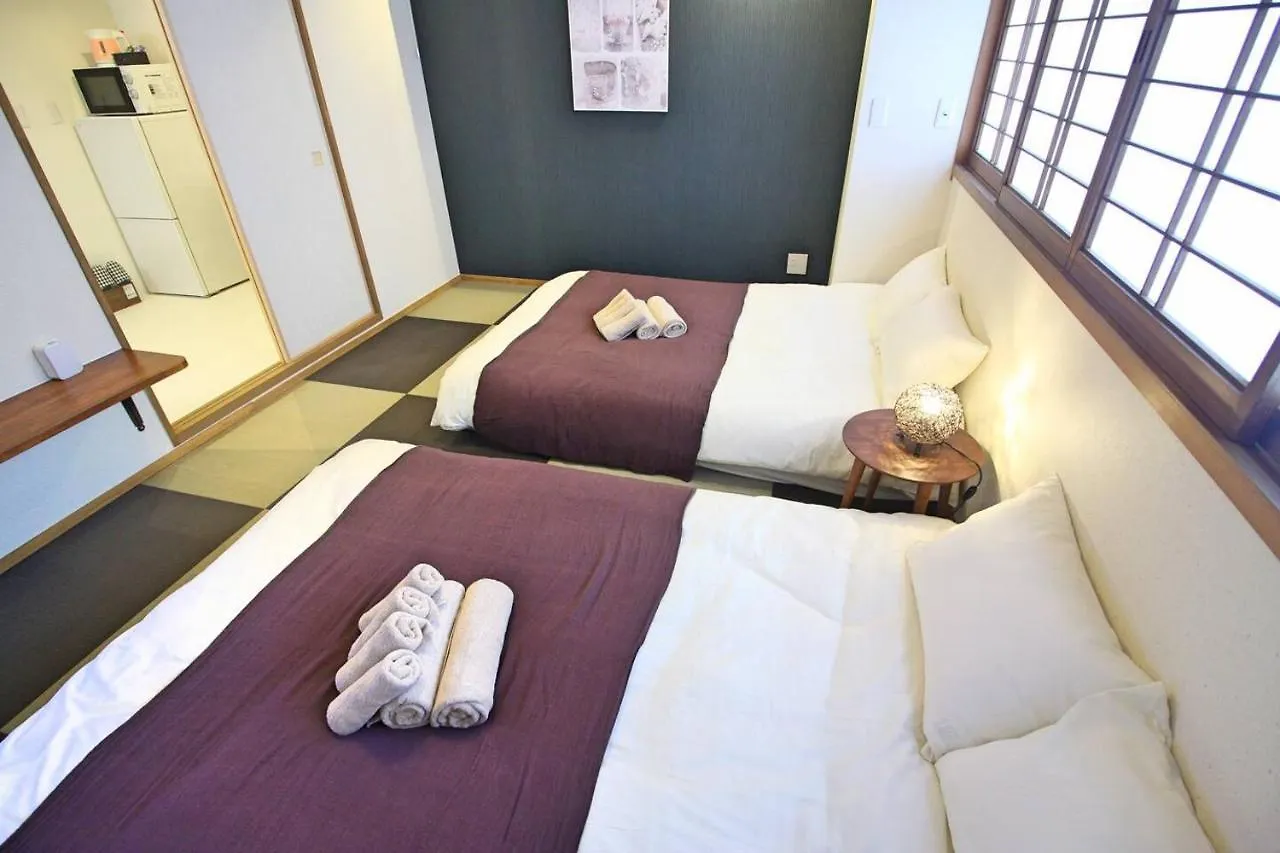 心斎橋商店街徒歩8分長堀橋駅堺筋本町駅近く大阪城公園6分 Apartment 0*, Osaka