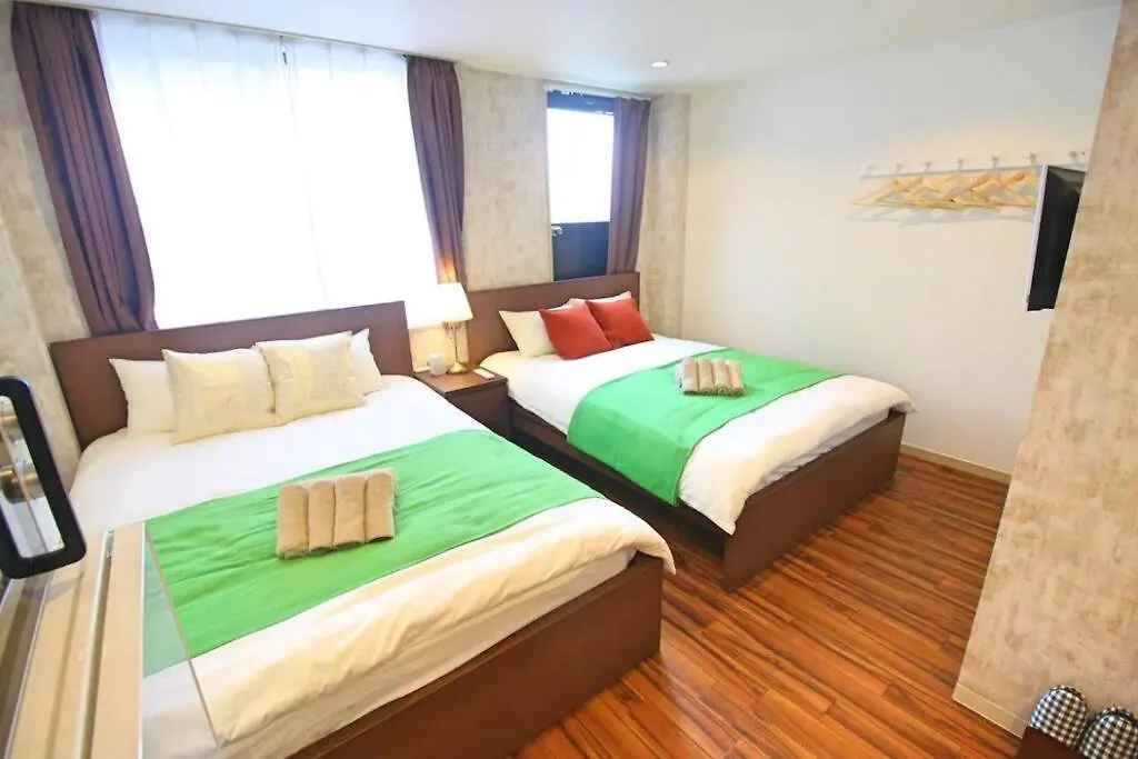 心斎橋商店街徒歩8分長堀橋駅堺筋本町駅近く大阪城公園6分 Apartment 0*, Osaka